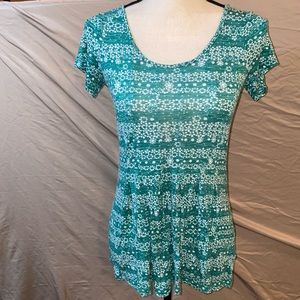 Urban Outfitters T-Shirt Women’s Size Medium